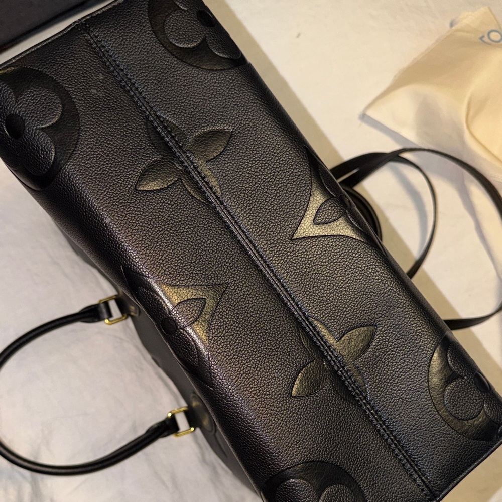 Black Embossed M Tote - Picture 5 of 6